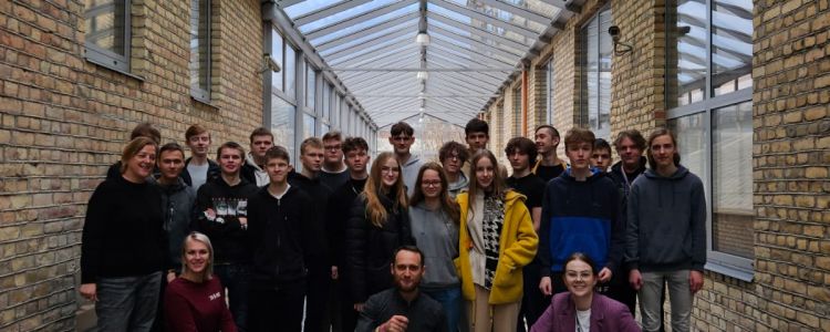 Topošie programmētāji iepazīst darba vietu un specifiku